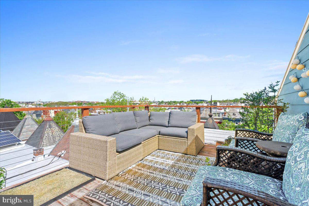 16 R St NW #2