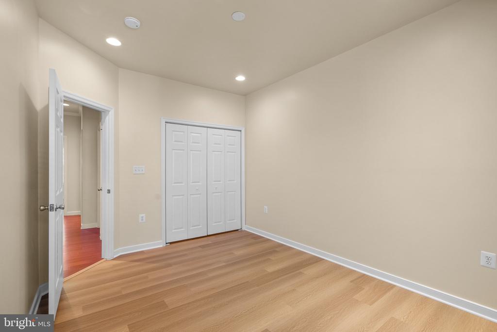 1414 MORRIS RD SE