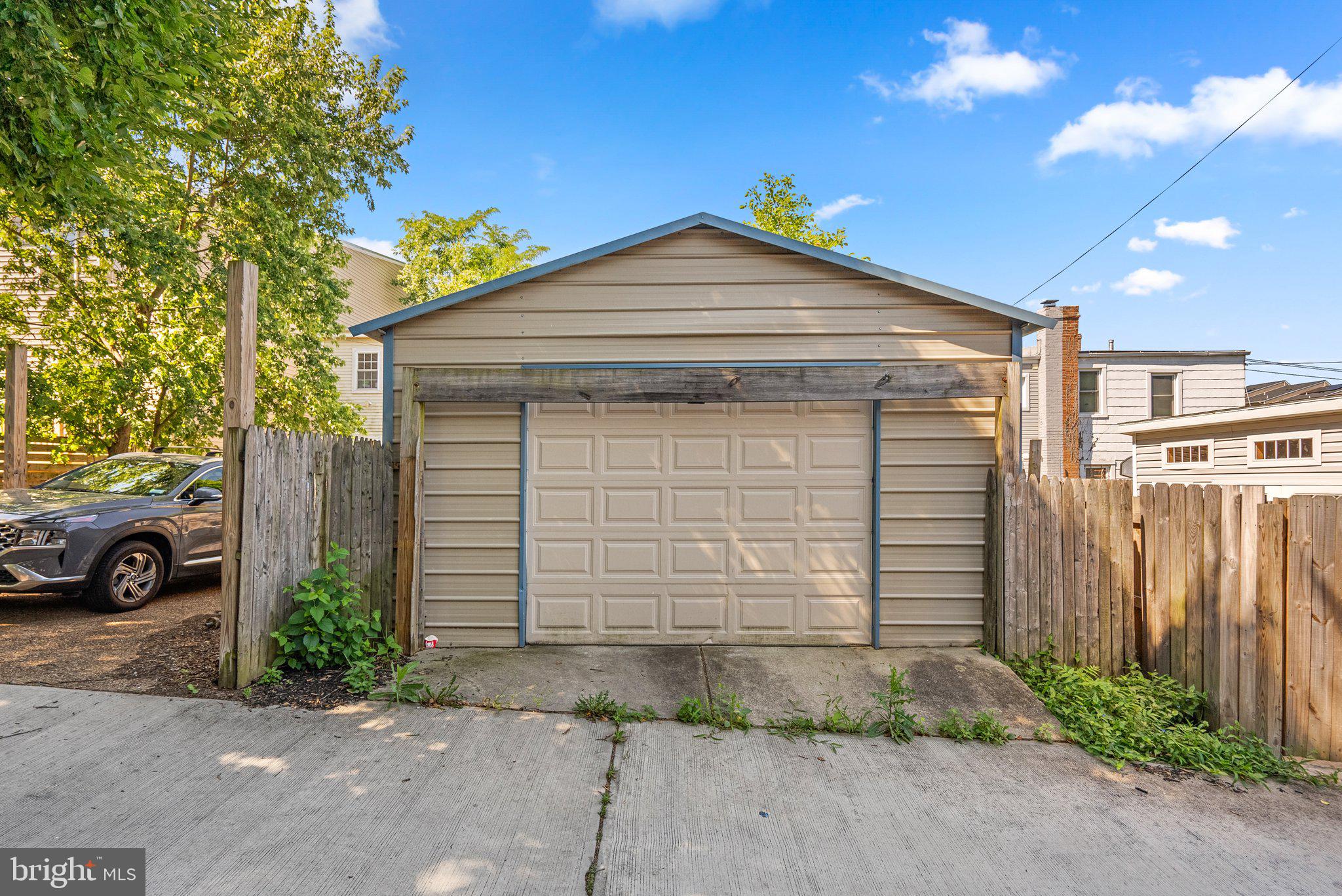 1414 MORRIS RD SE
