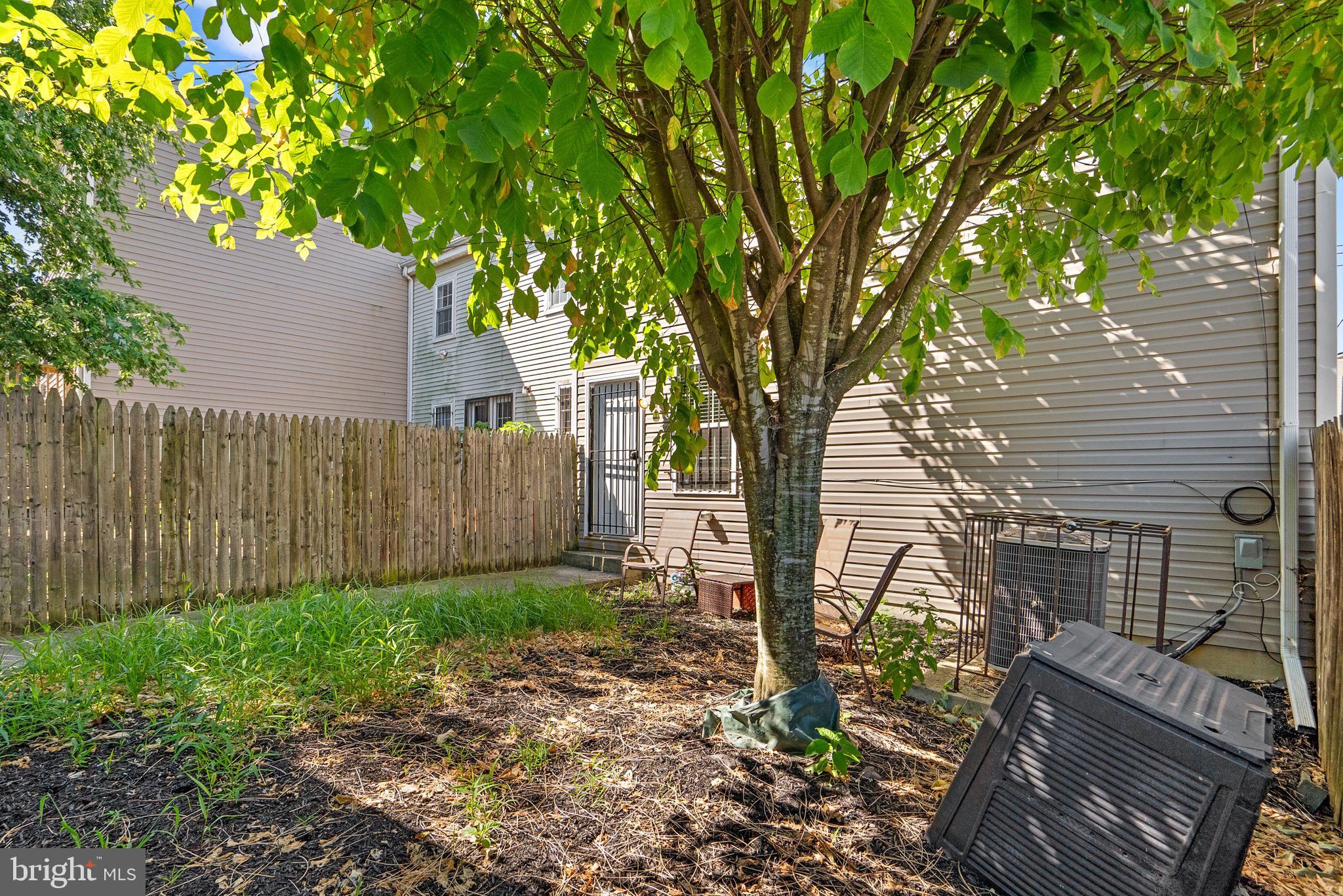 1414 MORRIS RD SE