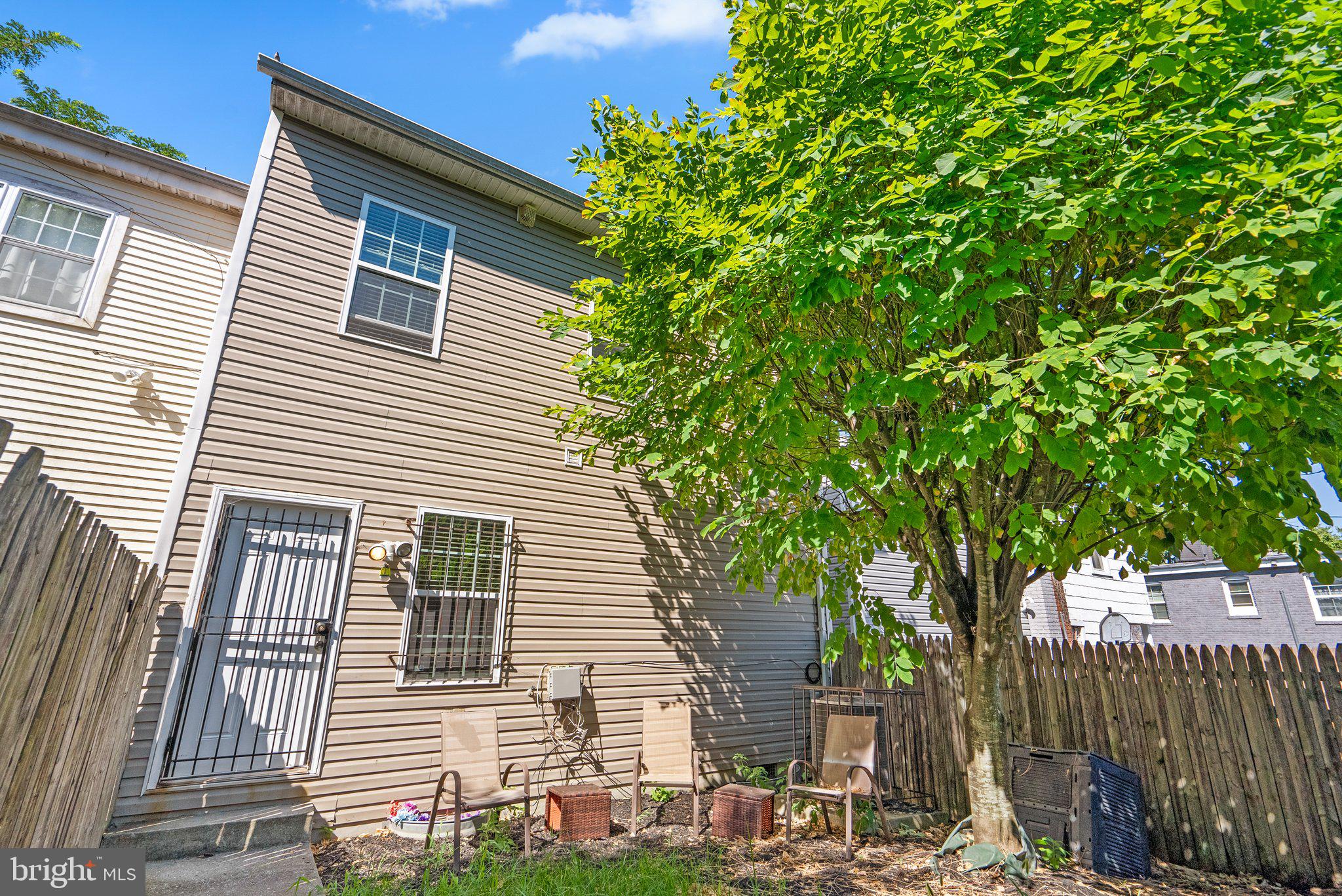 1414 MORRIS RD SE