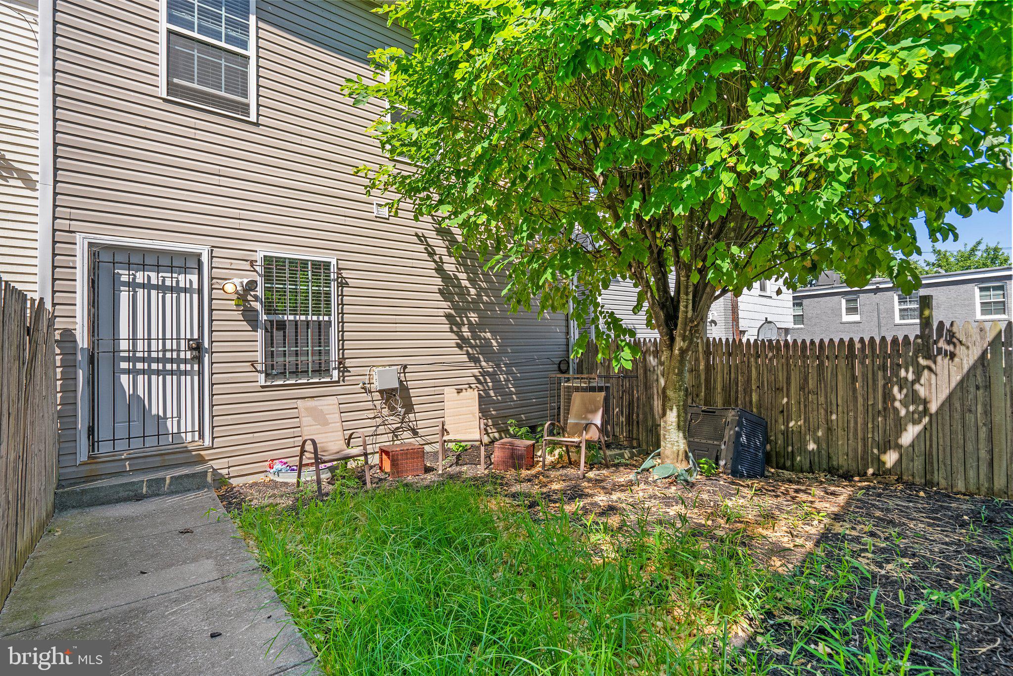 1414 MORRIS RD SE