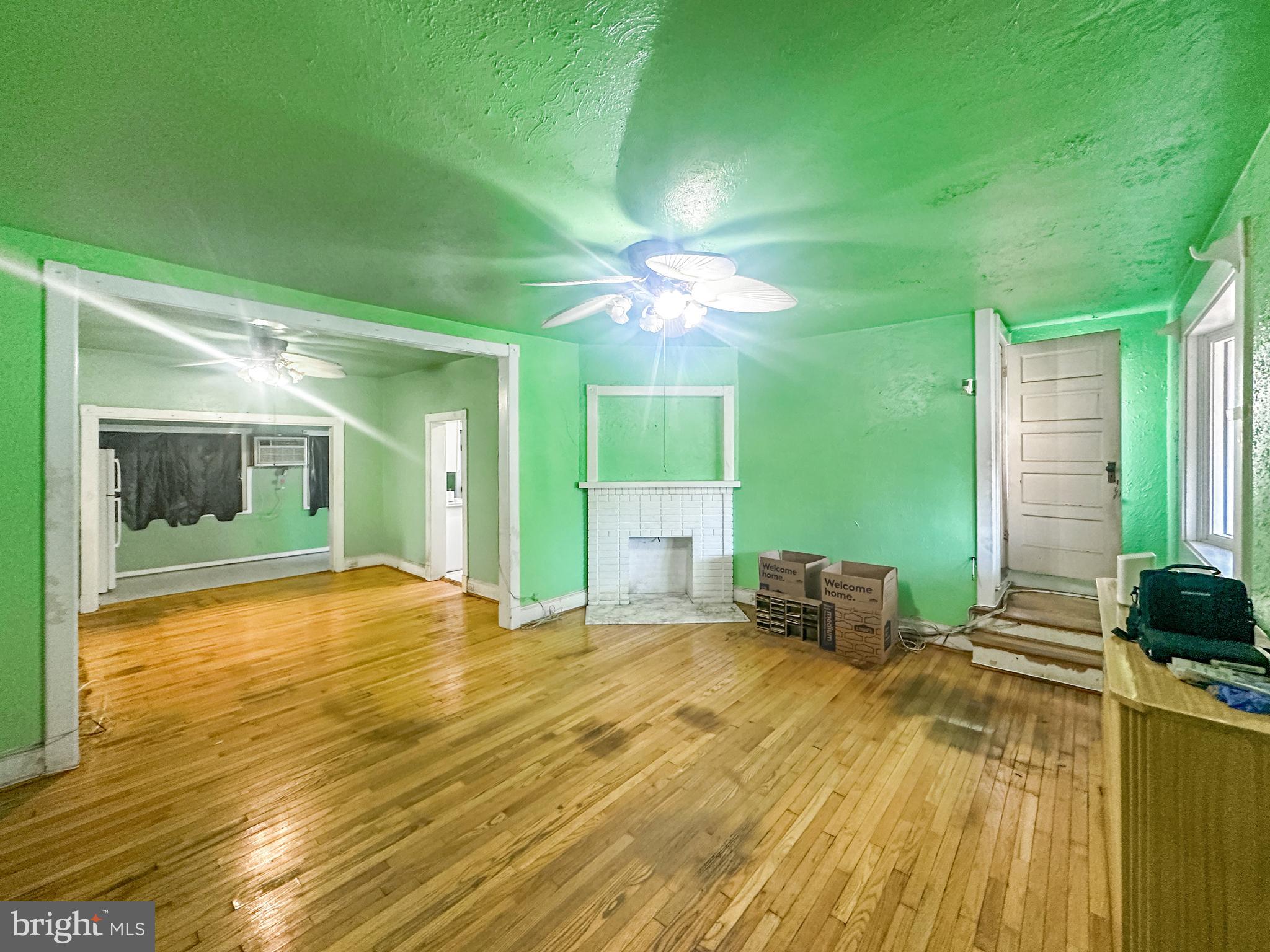 2712 S Dakota Ave NE