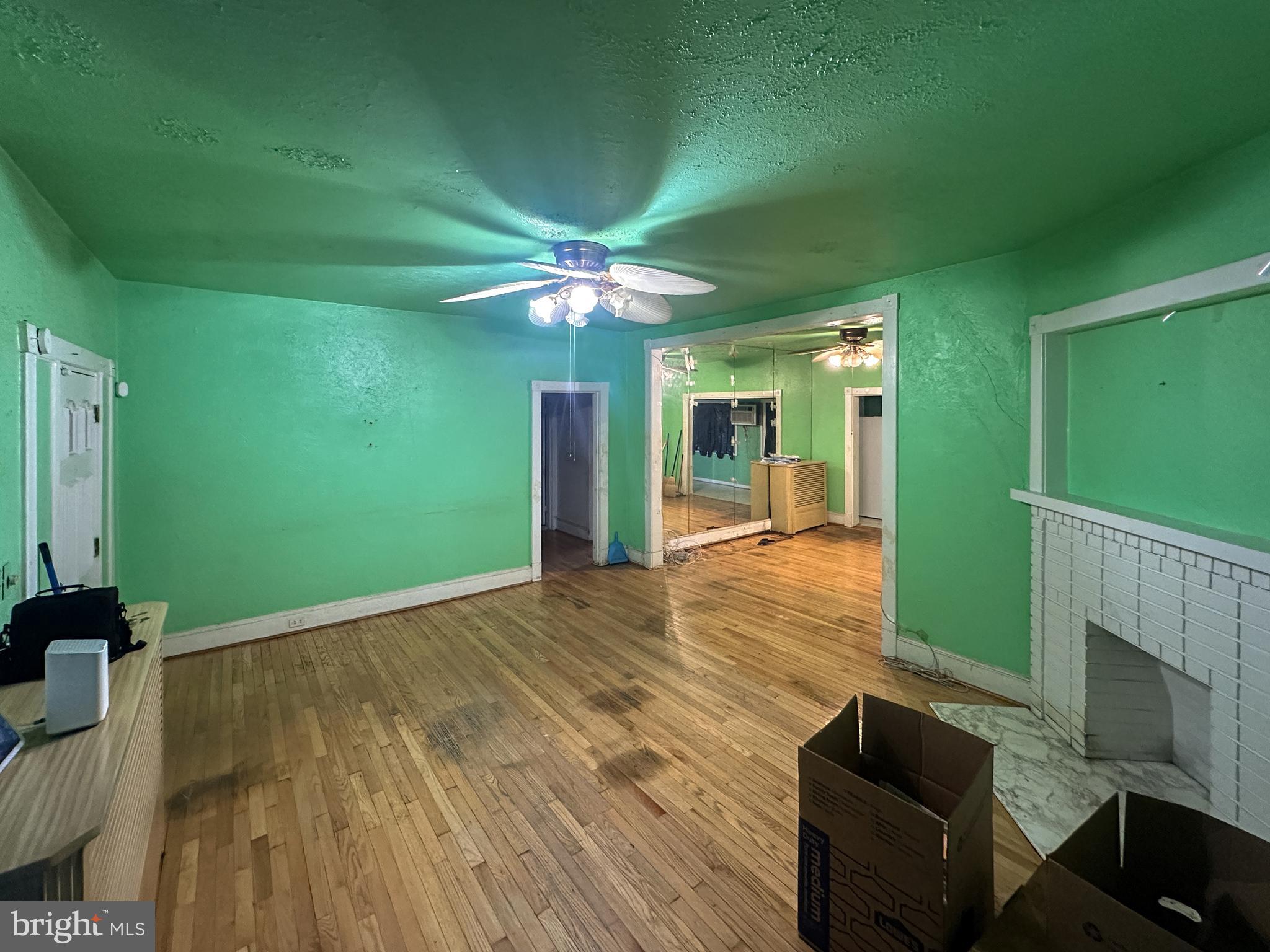 2712 S Dakota Ave NE