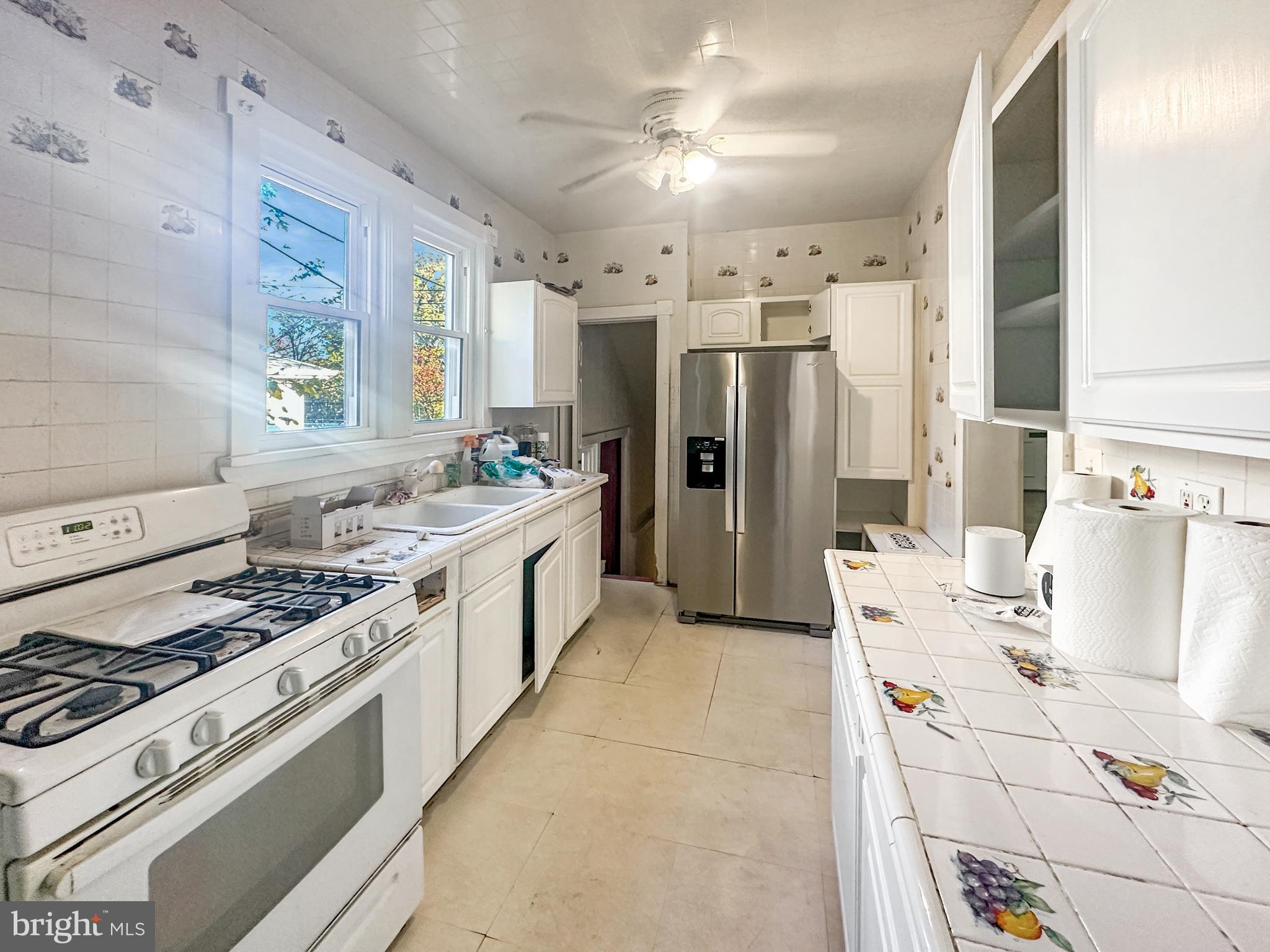 2712 S Dakota Ave NE