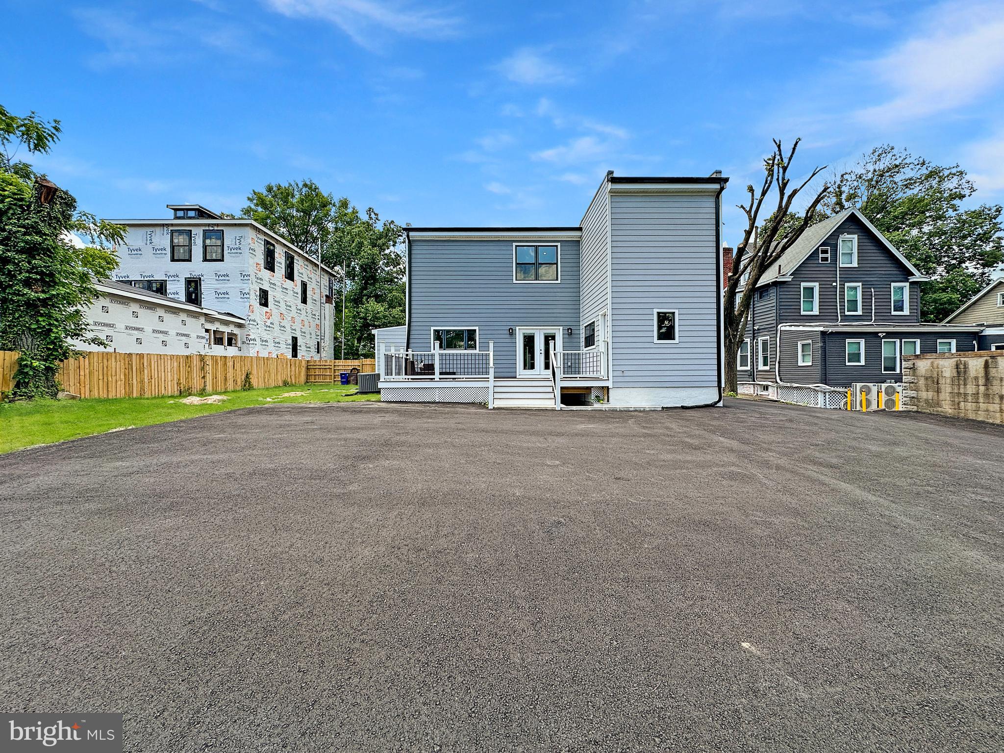 2915 S Dakota Ave NE