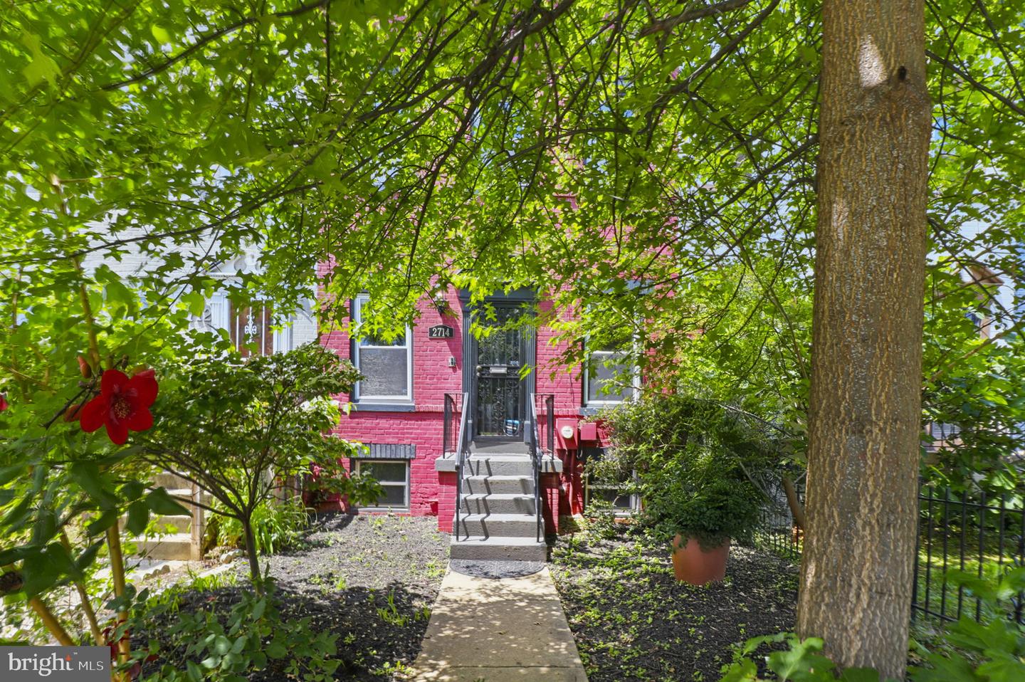 2714 10th St NE