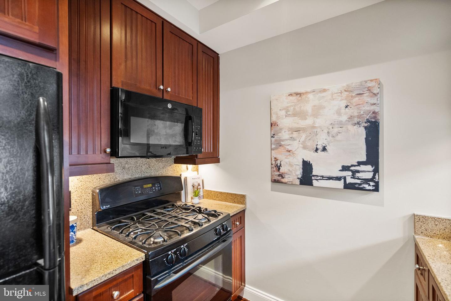 1464 Harvard St NW #Ph14