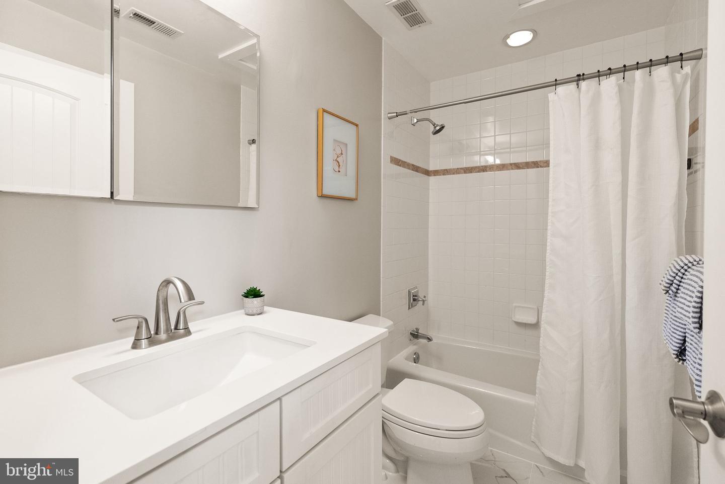 1464 Harvard St NW #Ph14