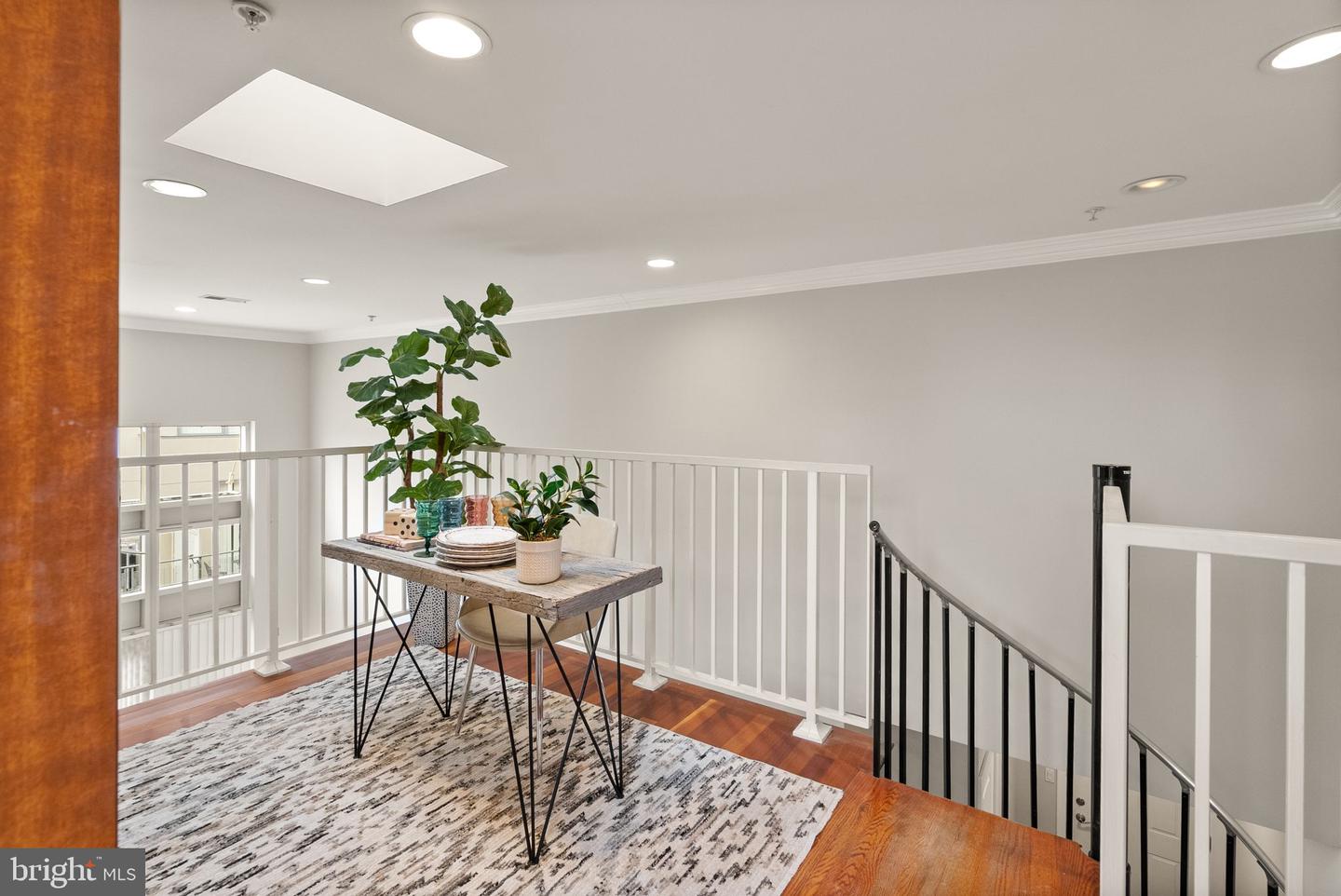 1464 Harvard St NW #Ph14