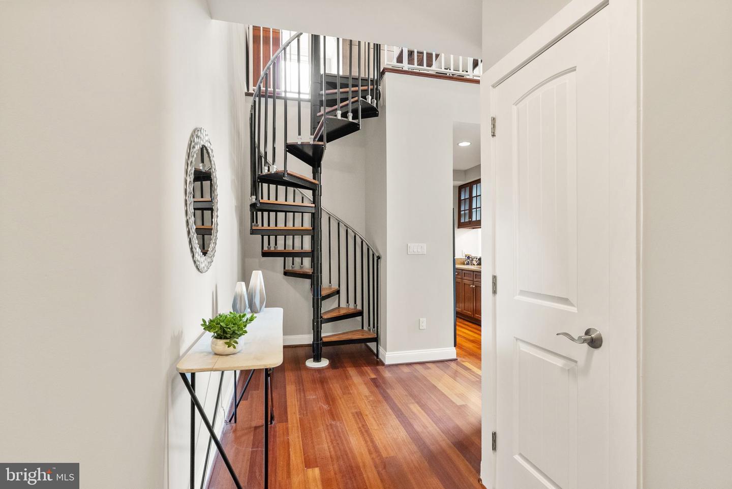 1464 Harvard St NW #Ph14