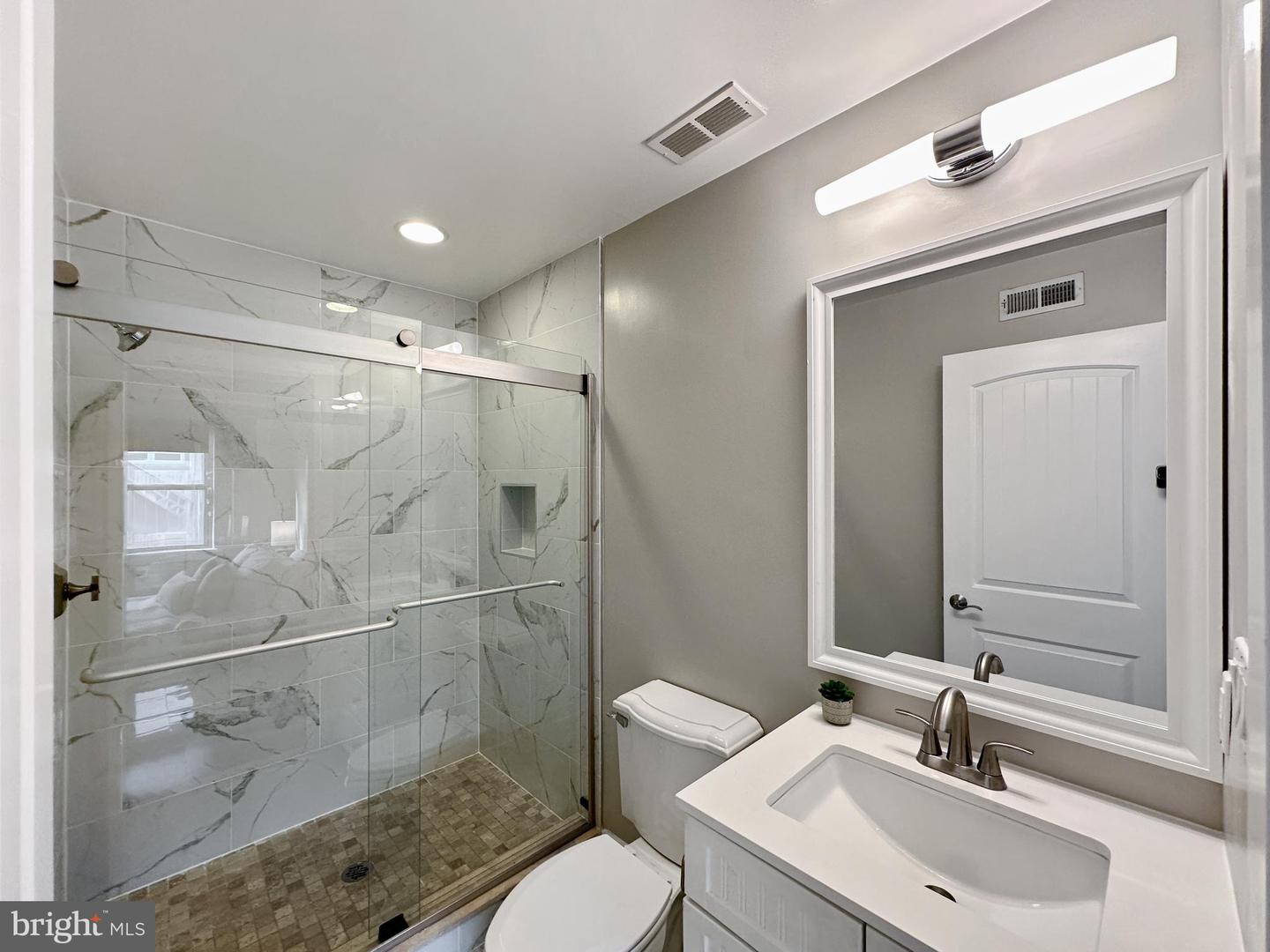 1464 Harvard St NW #Ph14