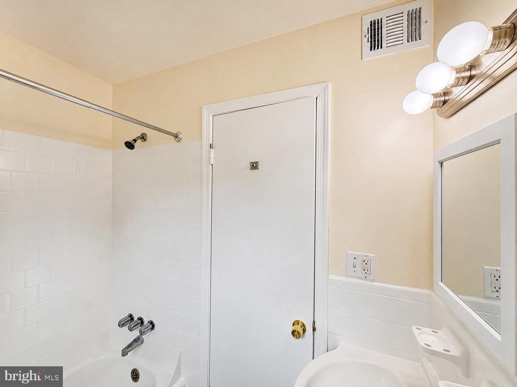 3823 W STREET SE Unit: 201