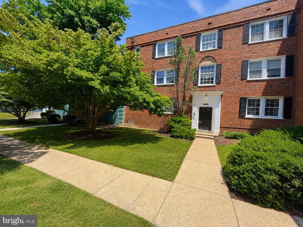 3823 W STREET SE Unit: 201
