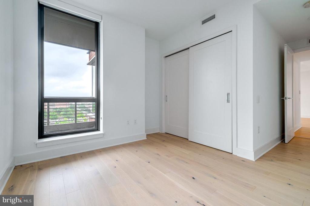 1211 VAN STREET SE Unit: 806