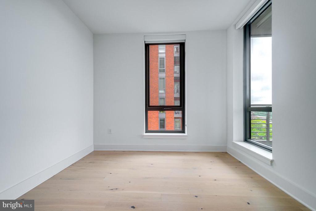 1211 VAN STREET SE Unit: 806