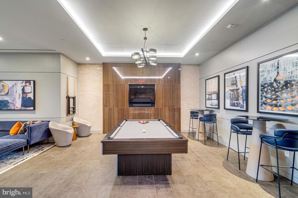 1211 VAN STREET SE Unit: 806