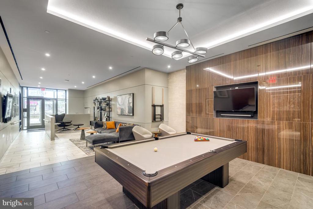 1211 VAN STREET SE Unit: 806