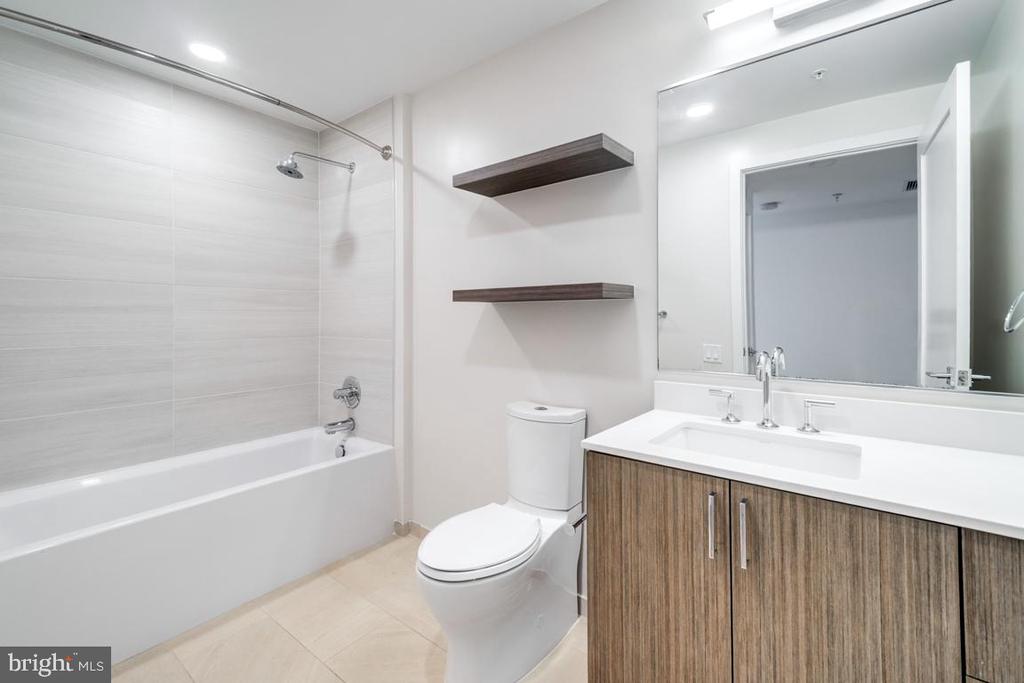 1211 VAN STREET SE Unit: 806