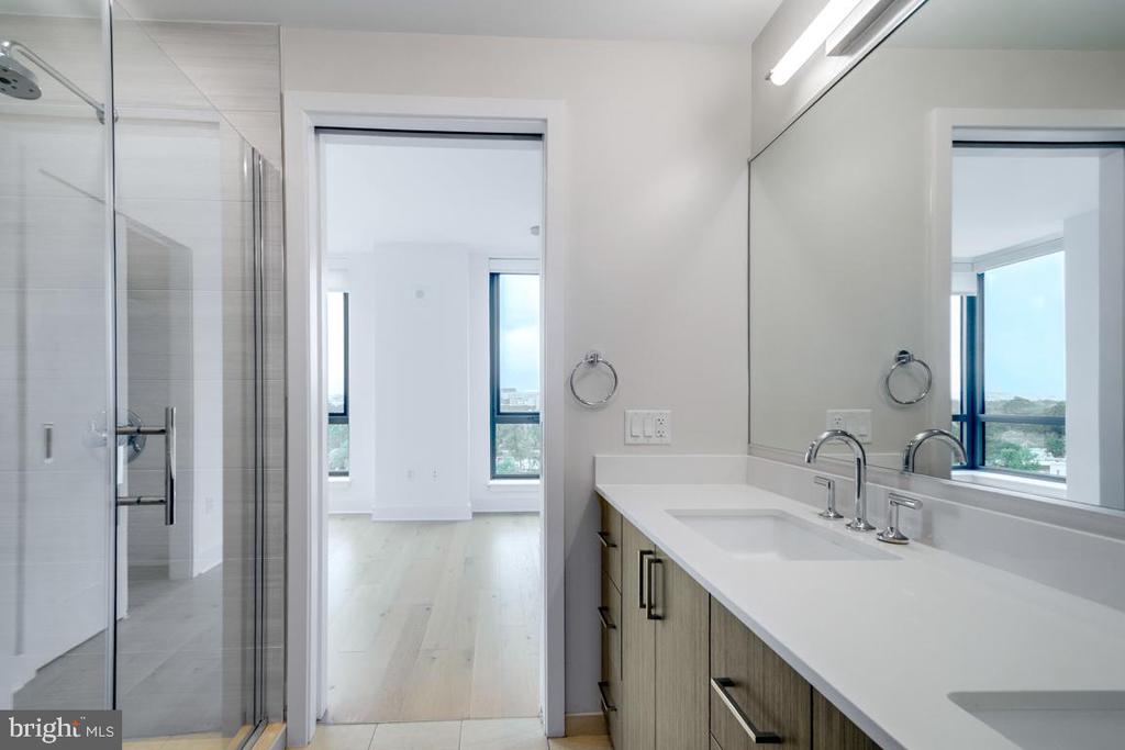 1211 VAN STREET SE Unit: 806