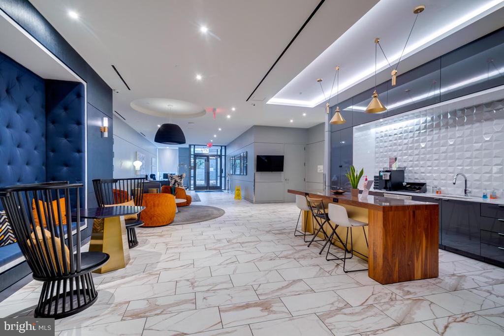 1211 VAN STREET SE Unit: 806