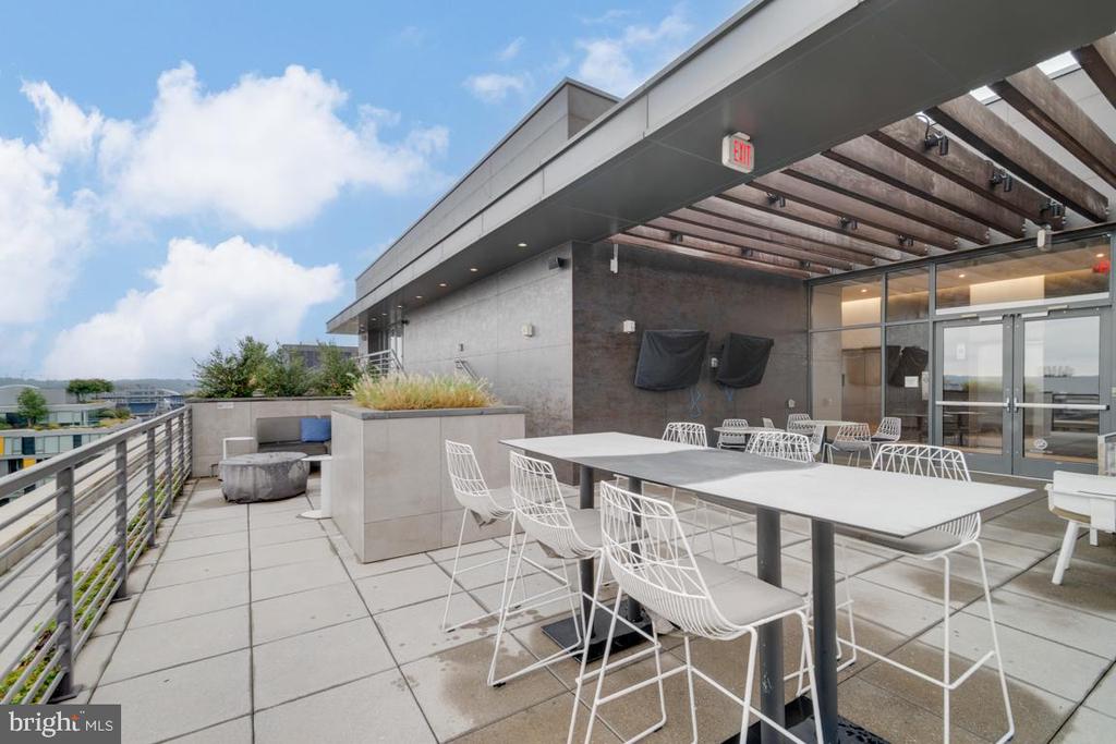 1211 VAN STREET SE Unit: 806