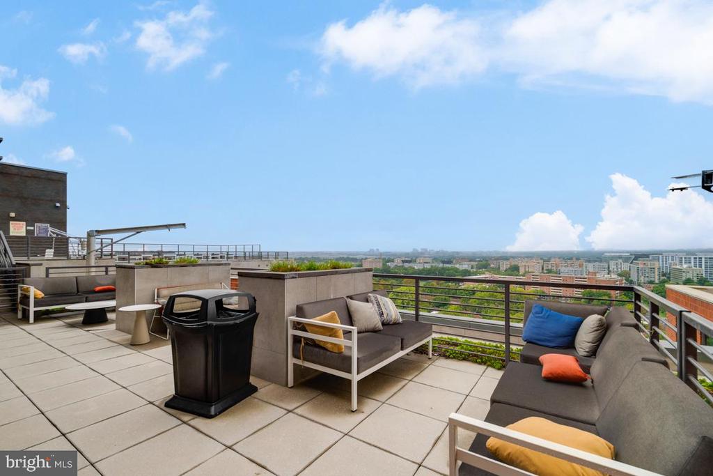 1211 VAN STREET SE Unit: 806