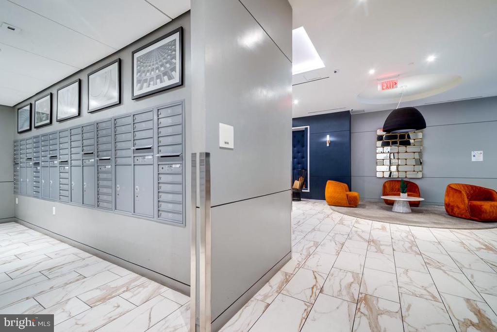 1211 VAN STREET SE Unit: 806