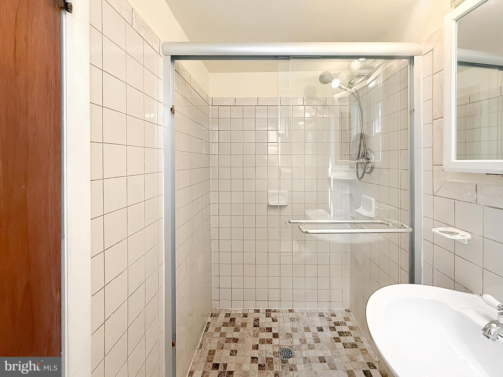 6404 SUMMERHILL ROAD