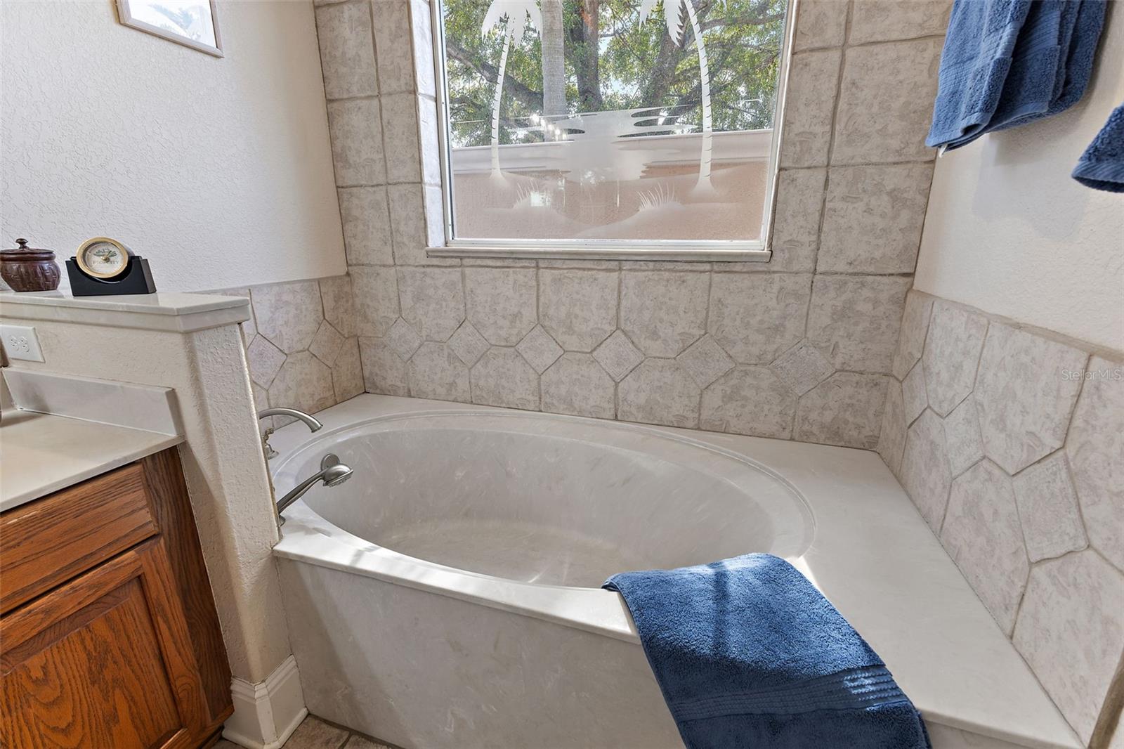 1825 MYRTLE LAKE AVE