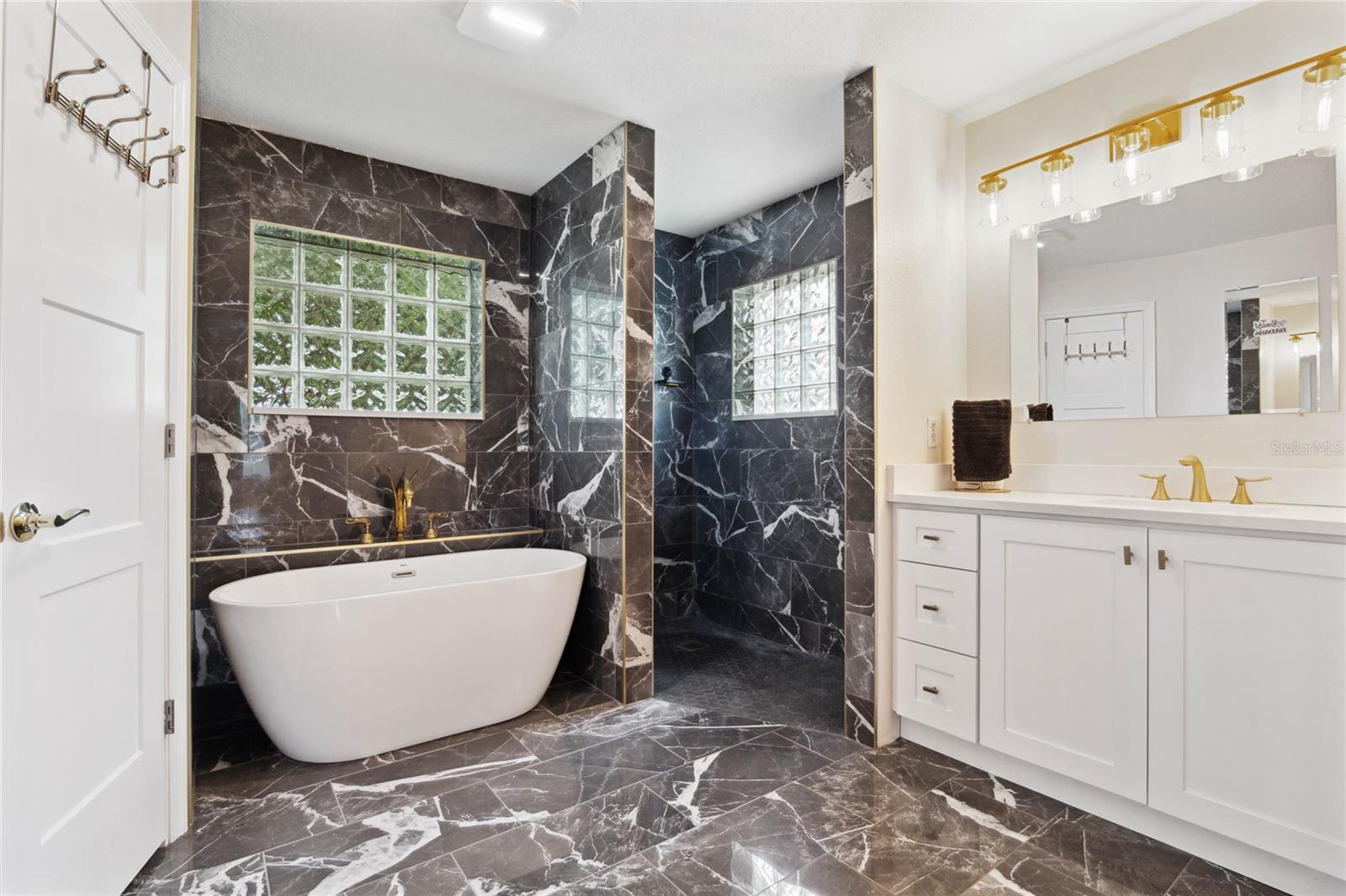 10412 REGAL VIEW LOOP