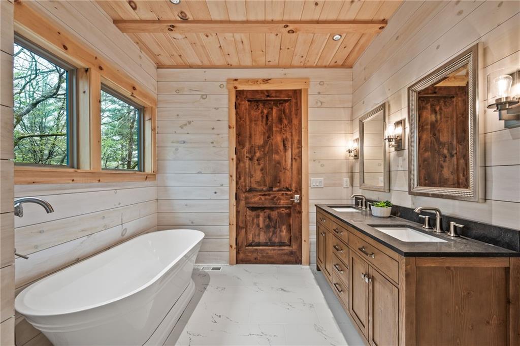 165 Highland Trail