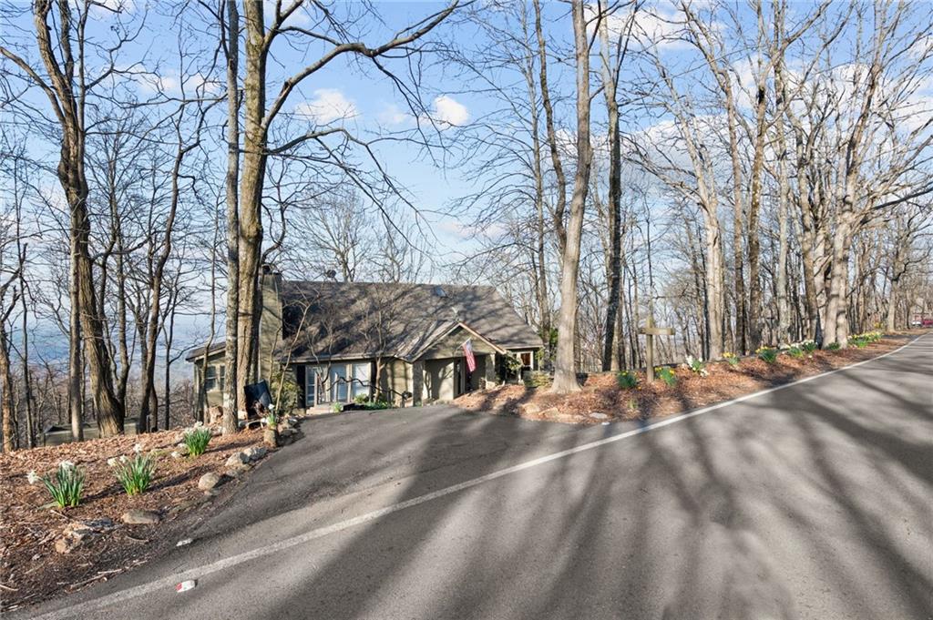 1371 Ridgeview Drive