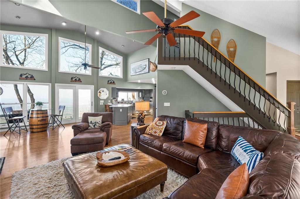 1371 Ridgeview Drive