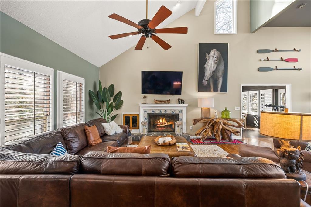 1371 Ridgeview Drive