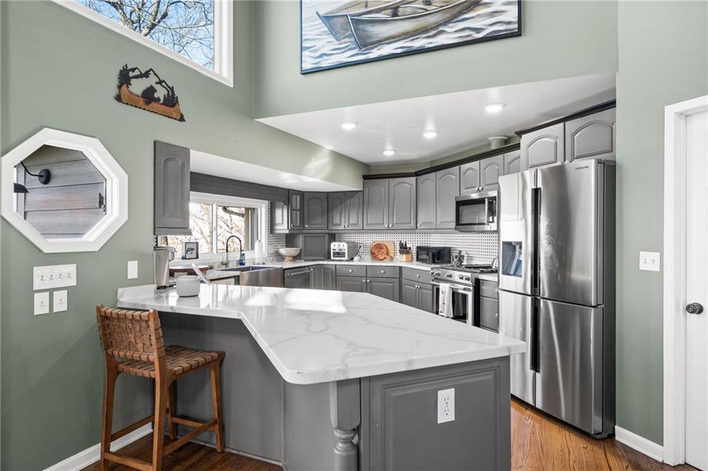 1371 Ridgeview Drive