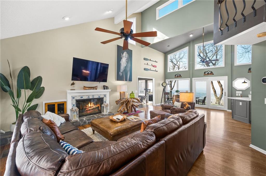 1371 Ridgeview Drive