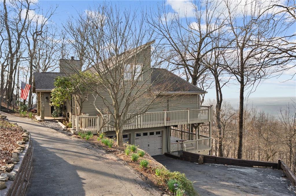 1371 Ridgeview Drive
