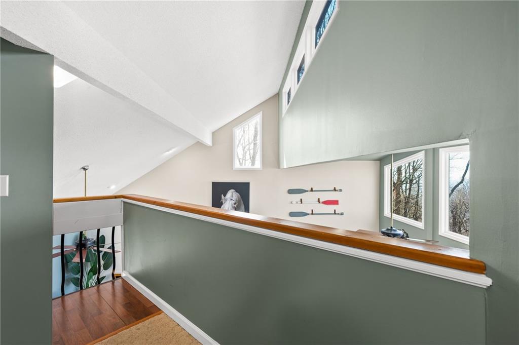 1371 Ridgeview Drive