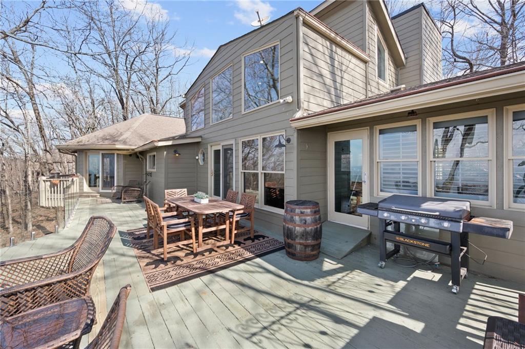 1371 Ridgeview Drive