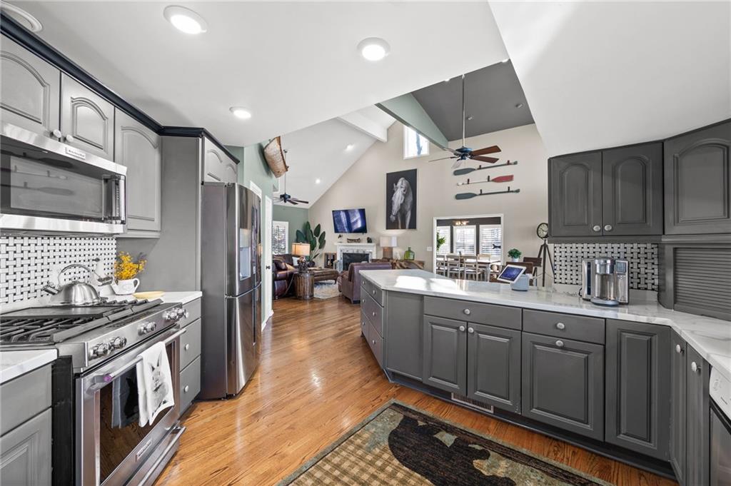 1371 Ridgeview Drive