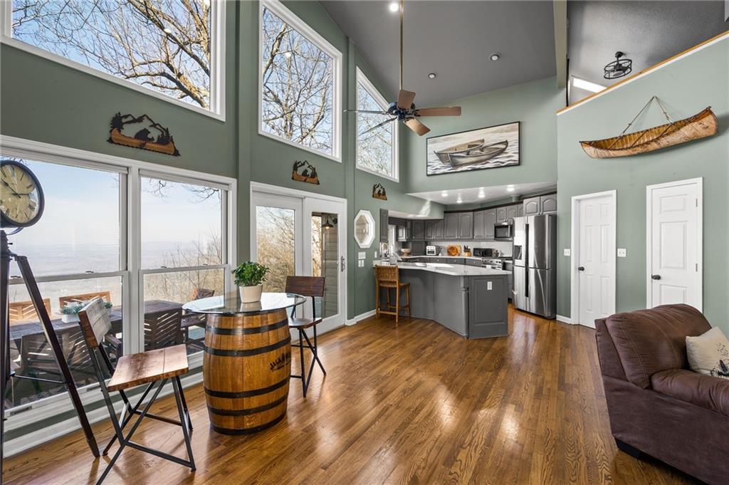 1371 Ridgeview Drive