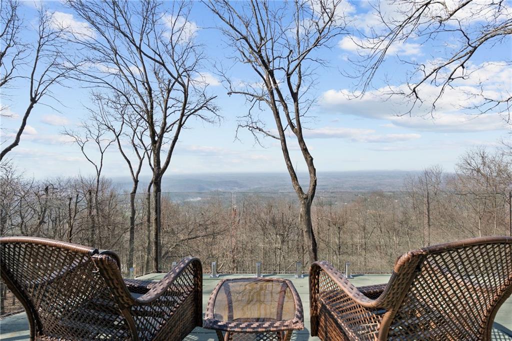 1371 Ridgeview Drive