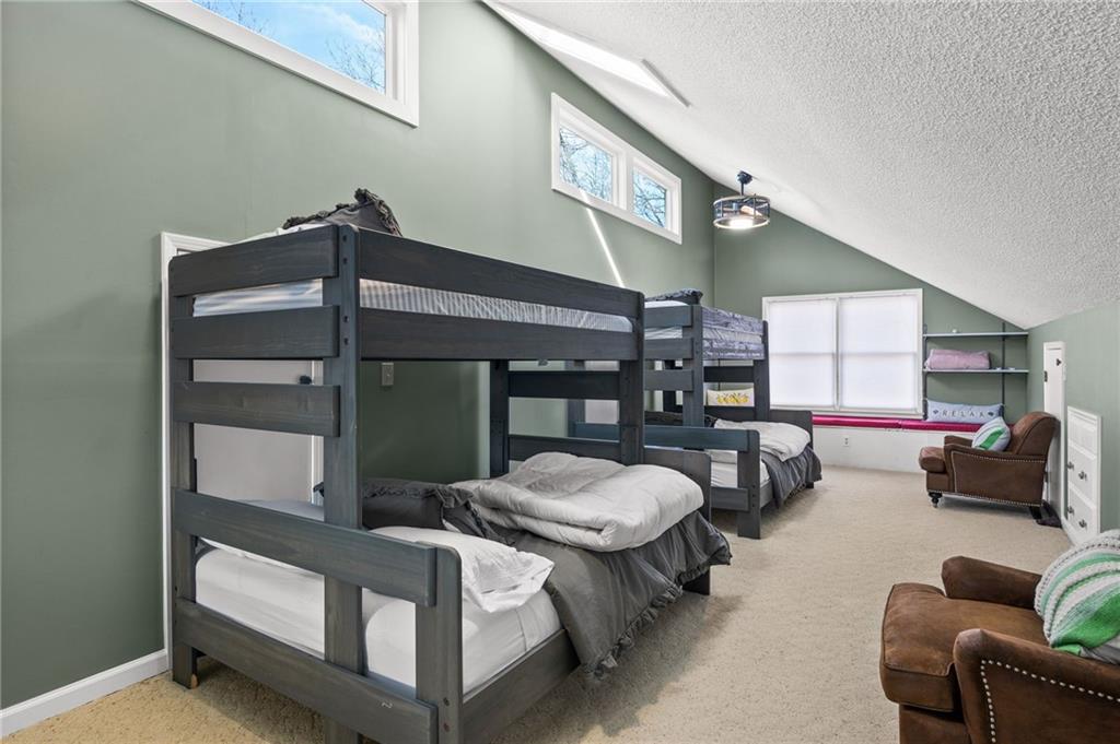 1371 Ridgeview Drive