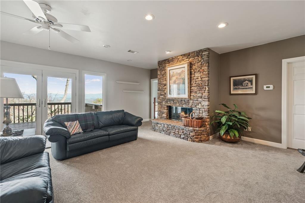 230 Cliff Fern Point