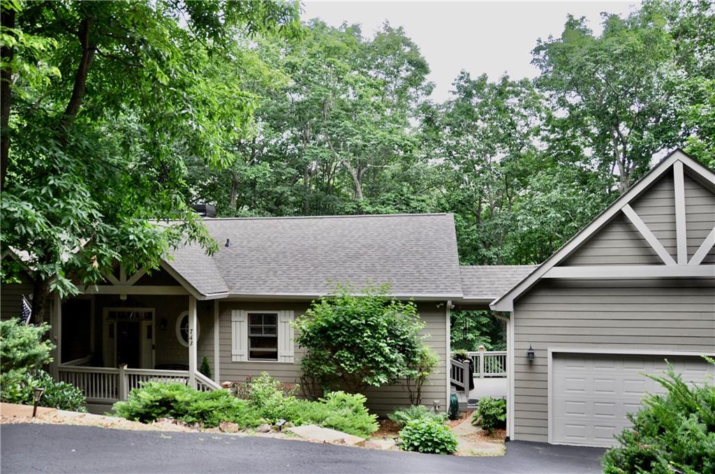 743 Columbine Drive