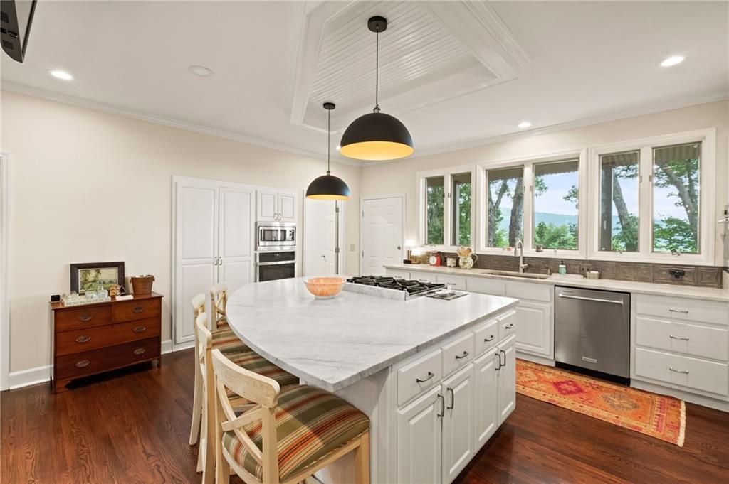 846 Ridgeview Drive