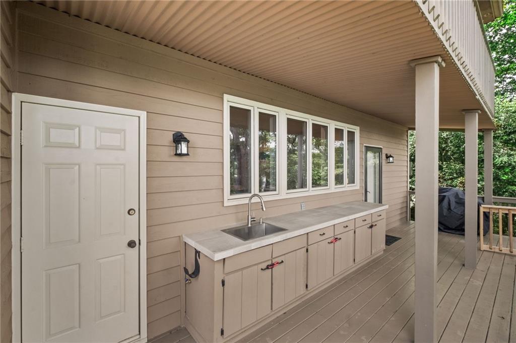 846 Ridgeview Drive