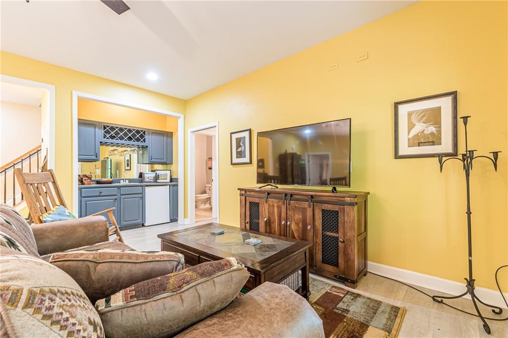 185 Crested Fern Lane