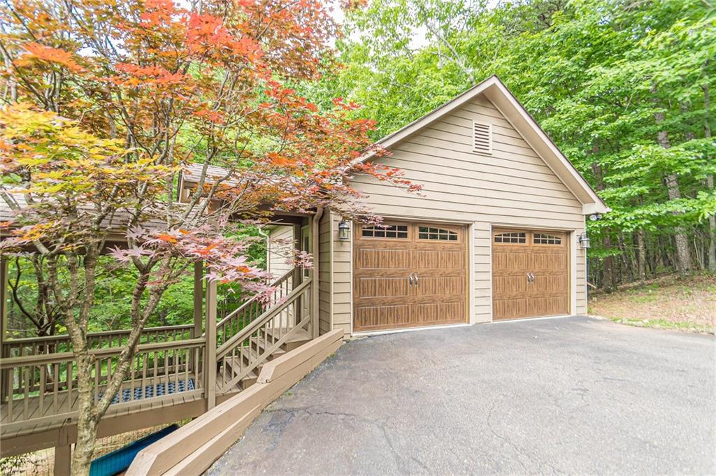 185 Crested Fern Lane